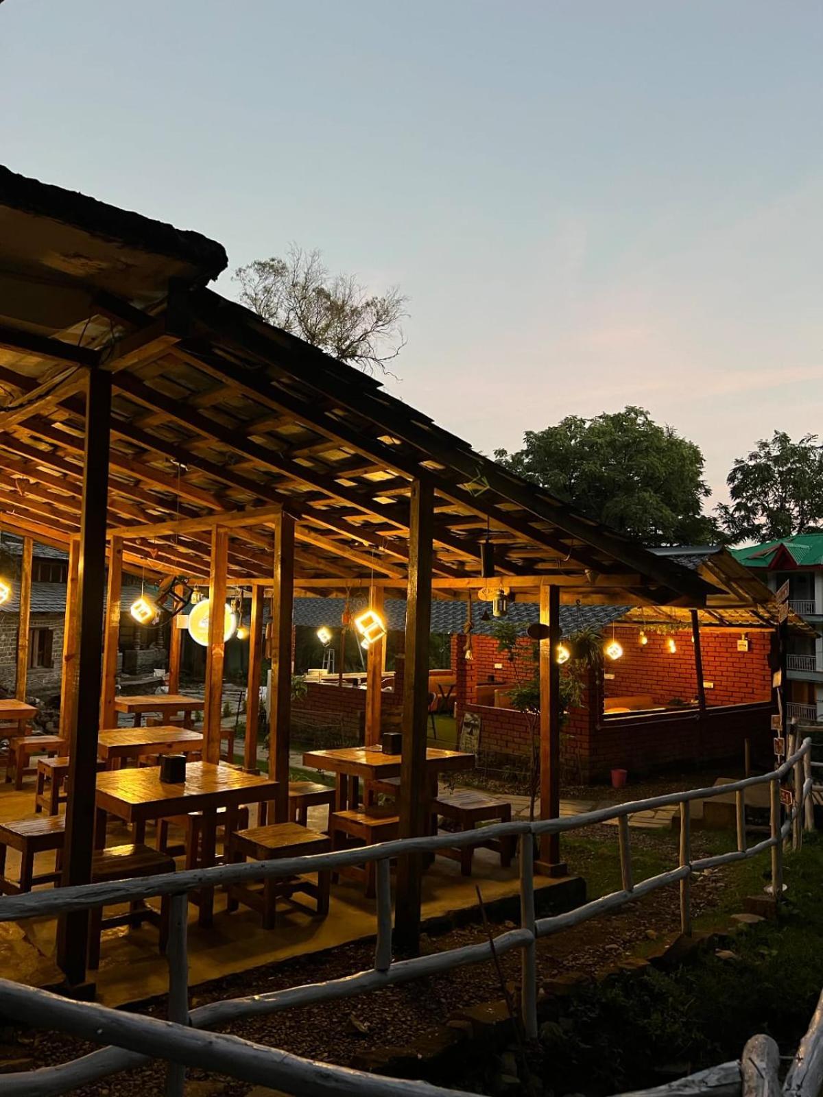 Himtrek Stays,Mcleodganj แมคลอยด์กันจ์ ภายนอก รูปภาพ