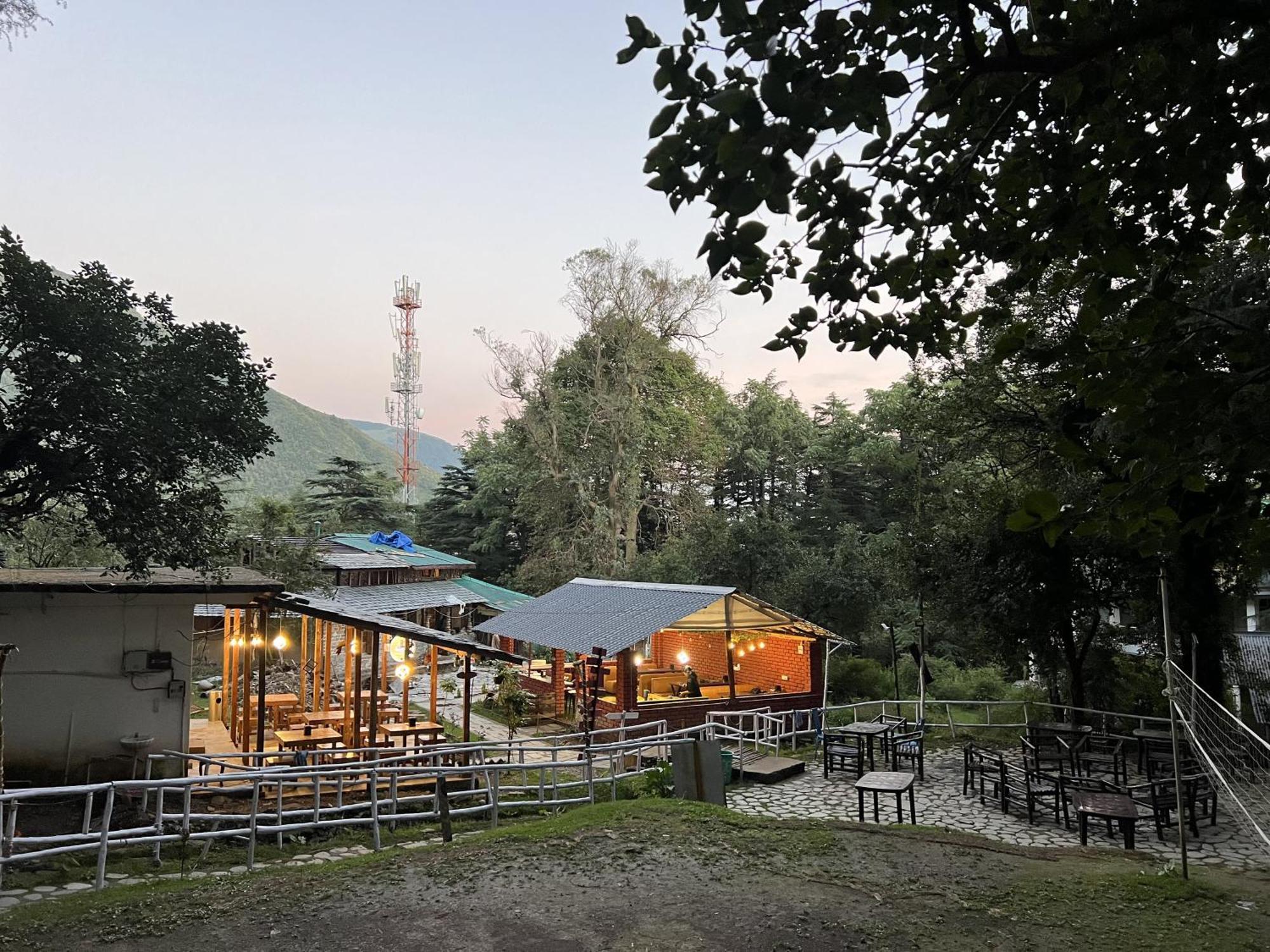 Himtrek Stays,Mcleodganj แมคลอยด์กันจ์ ภายนอก รูปภาพ
