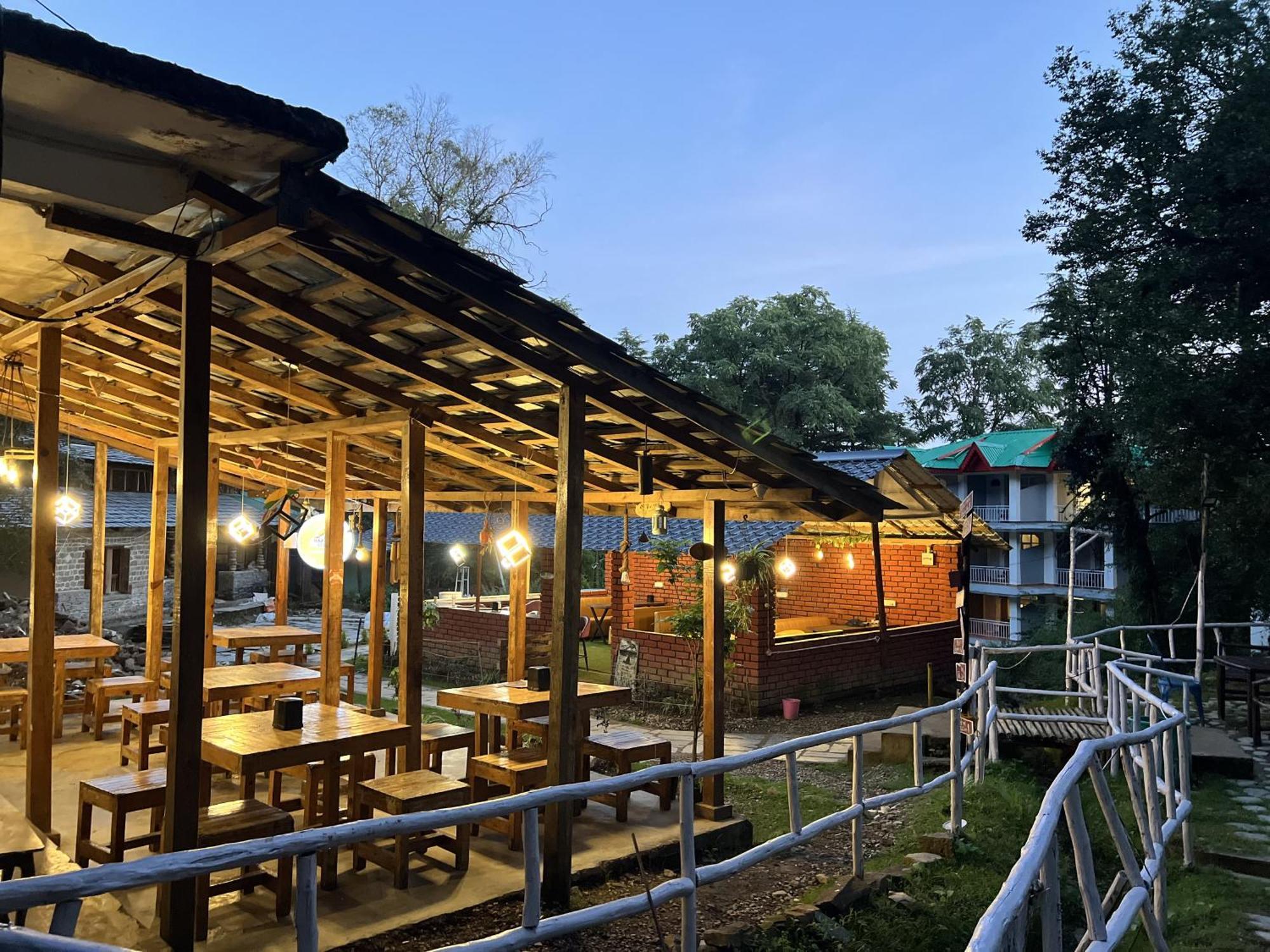 Himtrek Stays,Mcleodganj แมคลอยด์กันจ์ ภายนอก รูปภาพ