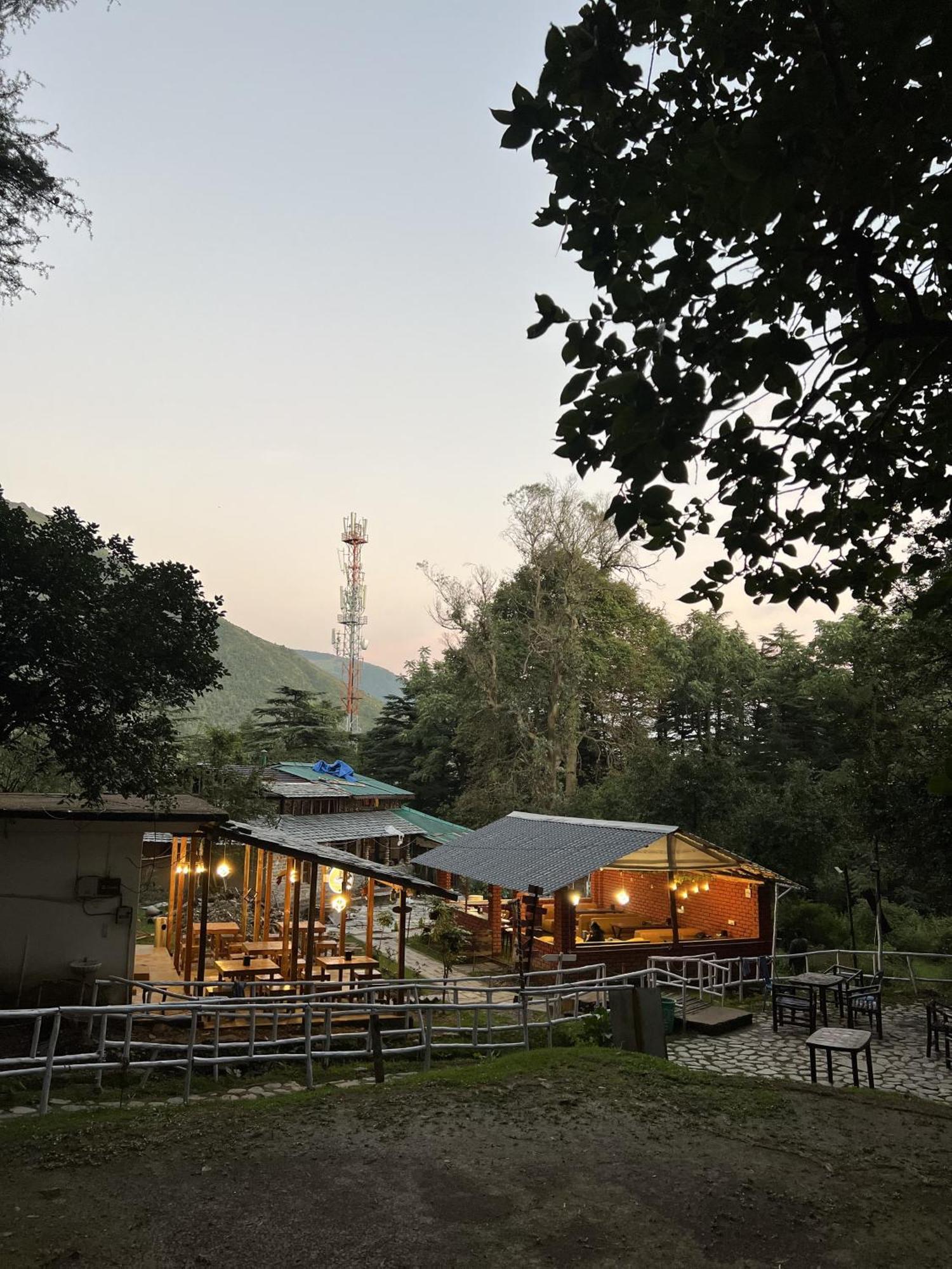 Himtrek Stays,Mcleodganj แมคลอยด์กันจ์ ภายนอก รูปภาพ