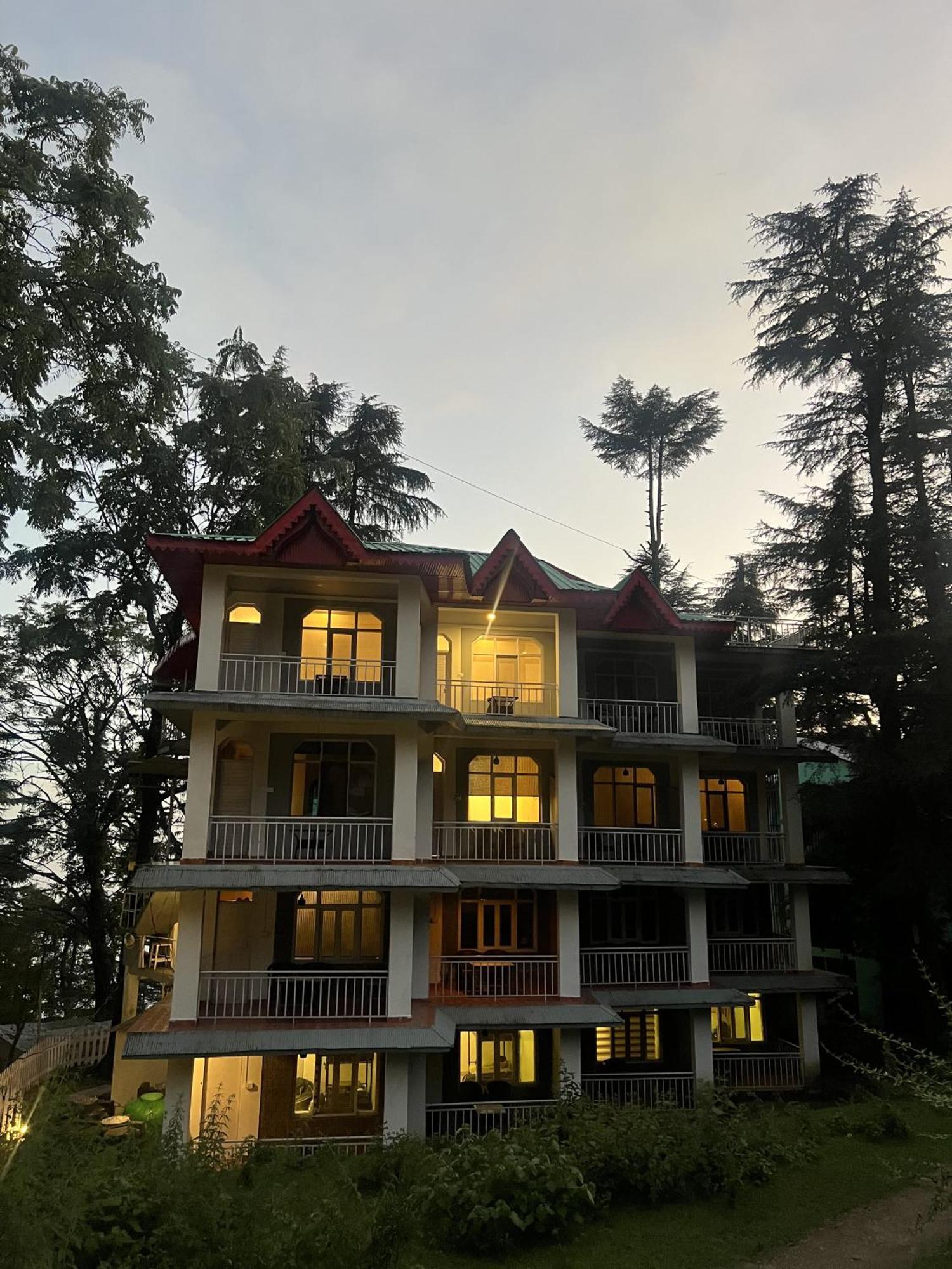 Himtrek Stays,Mcleodganj แมคลอยด์กันจ์ ภายนอก รูปภาพ