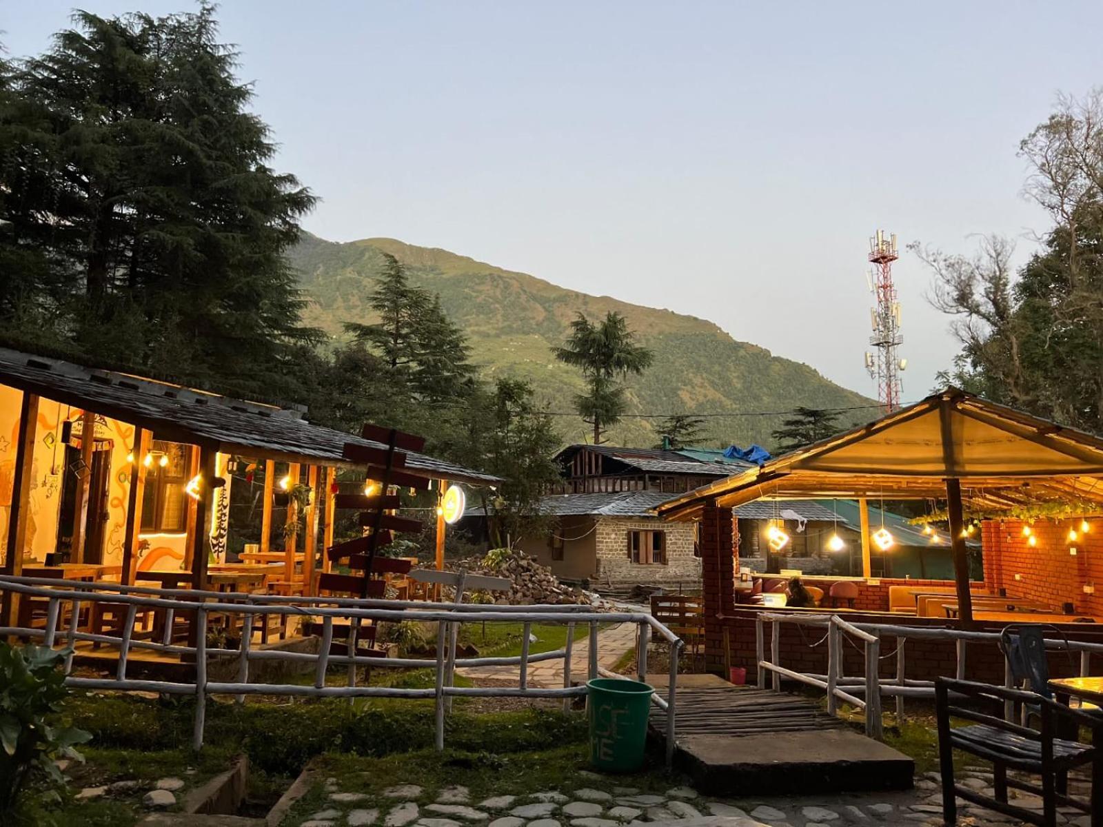 Himtrek Stays,Mcleodganj แมคลอยด์กันจ์ ภายนอก รูปภาพ