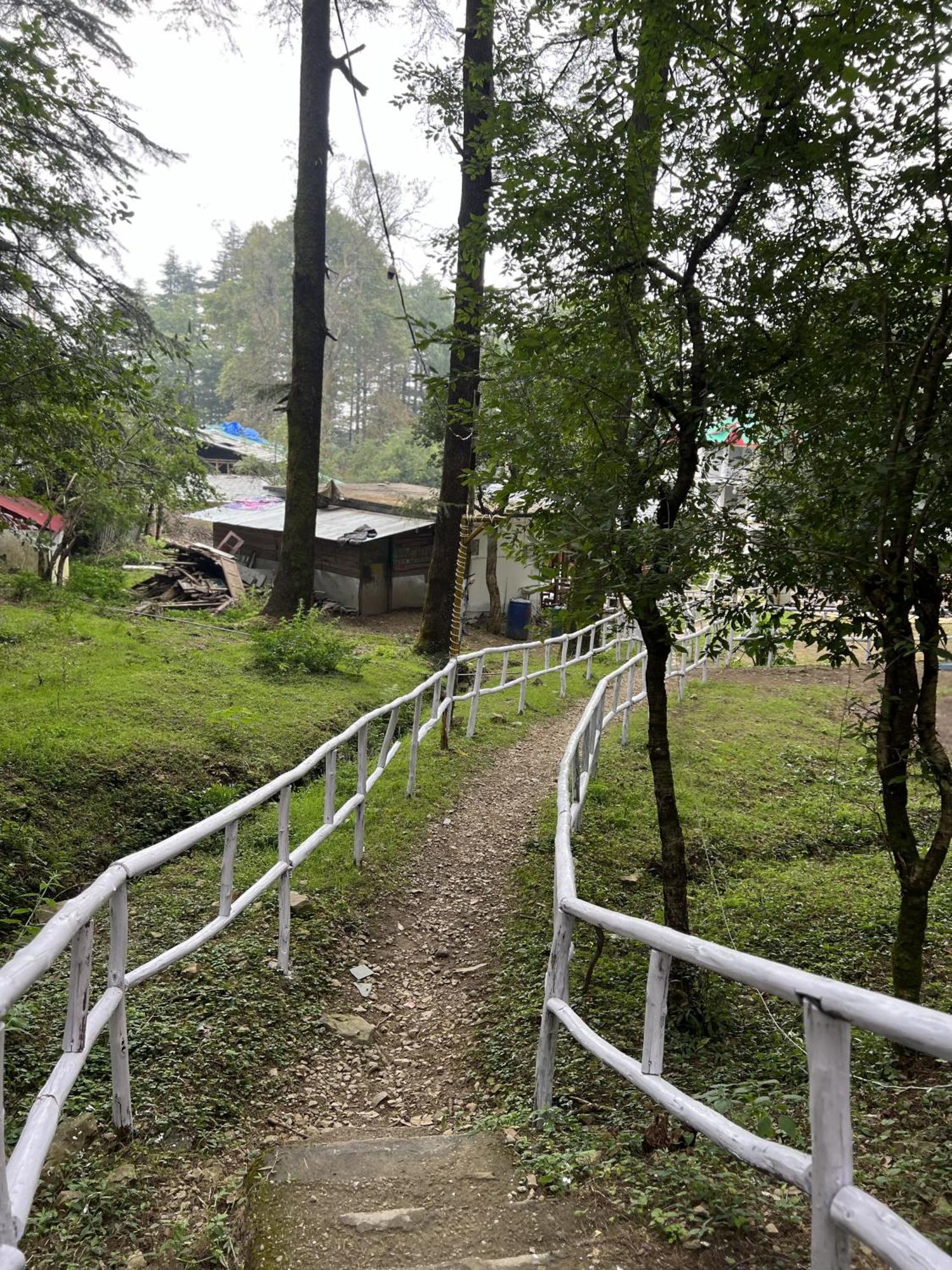 Himtrek Stays,Mcleodganj แมคลอยด์กันจ์ ภายนอก รูปภาพ