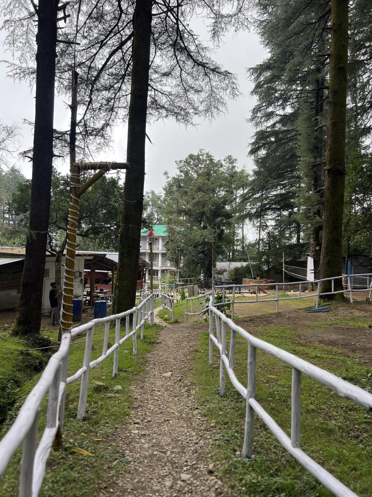 Himtrek Stays,Mcleodganj แมคลอยด์กันจ์ ภายนอก รูปภาพ